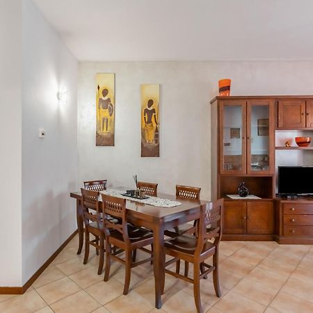 Lilly House - Travaco Siccomario - By Host4U Apartment San Martino Siccomario Exterior photo