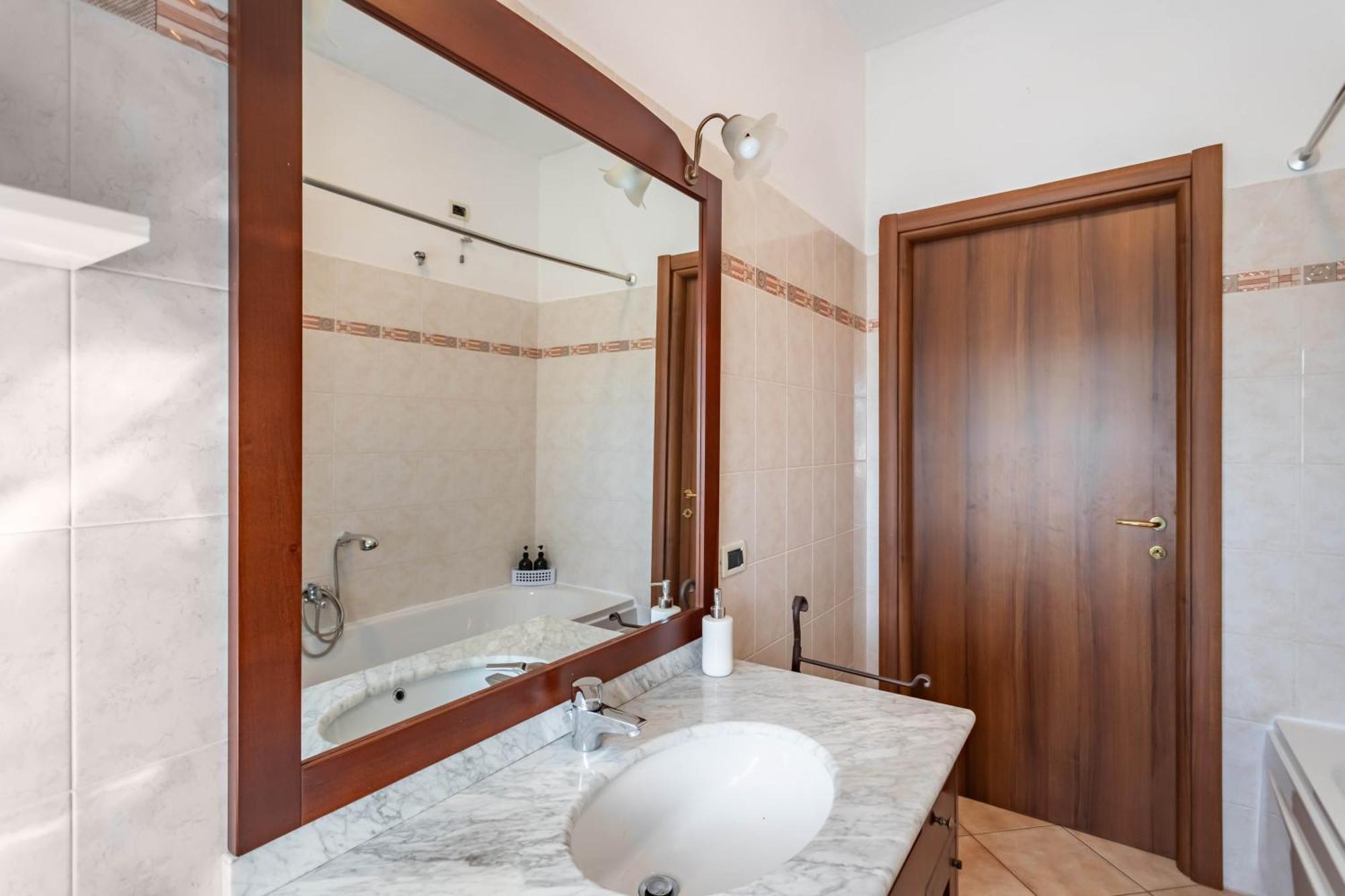 Lilly House - Travaco Siccomario - By Host4U Apartment San Martino Siccomario Exterior photo